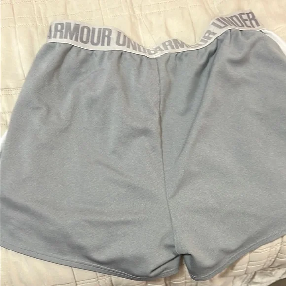 Under Armour Gray and White Athletic Shorts Moisture-Wicking Lightweight - Picture 2 of 2
